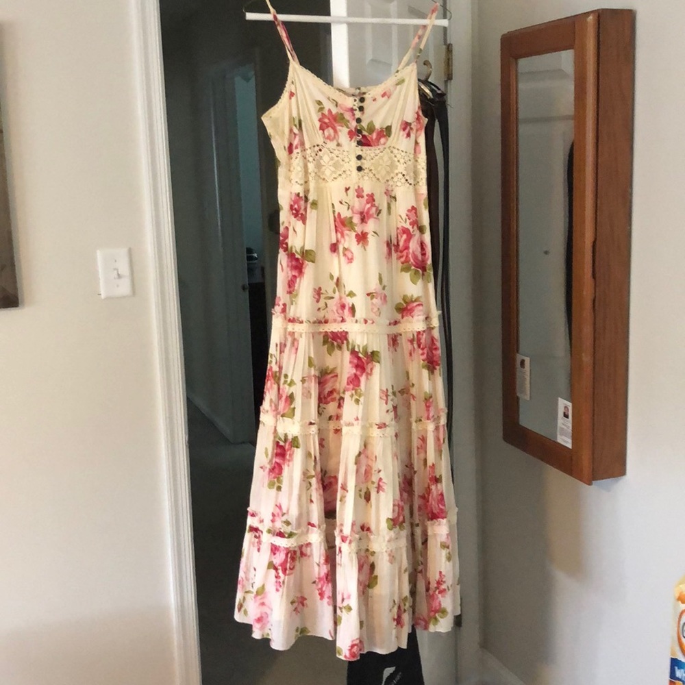 Maxi dress with lace and detail beautiful florals